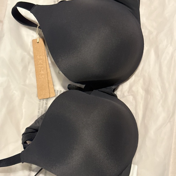 SKIMS Full Coverage Bra - Picture 4 of 4